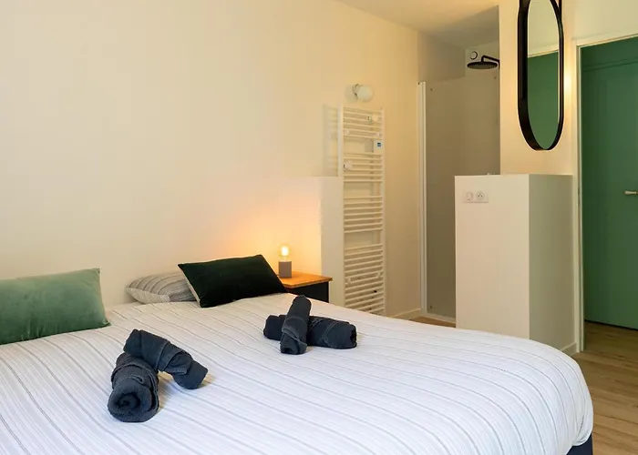 Sea-view Duplex For Family Villeneuve-Loubet