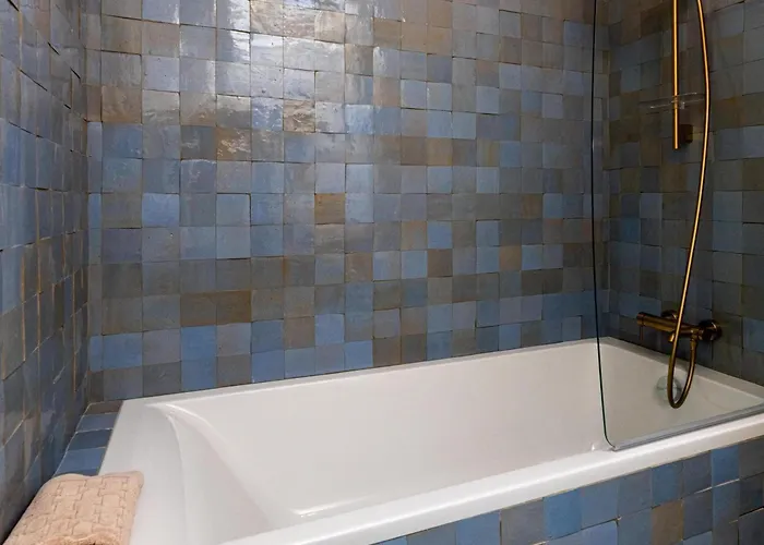 Sea-view Duplex For Family Villeneuve-Loubet